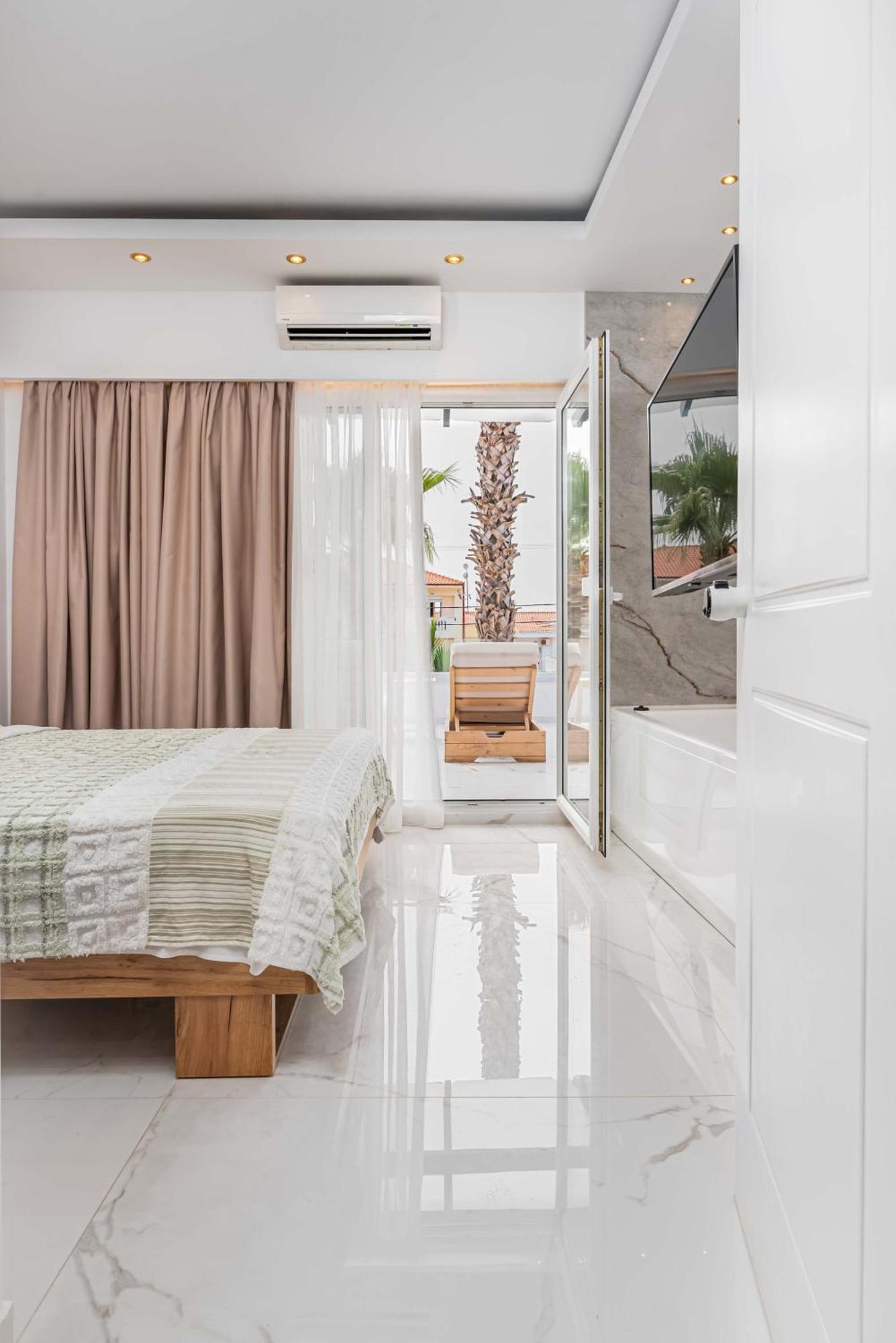 Aeollos Aparthotel Pefkochori