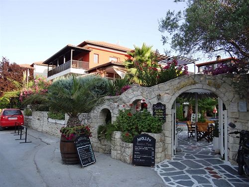 Aeollos Aparthotel Pefkochori